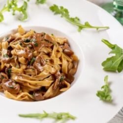 Fettuccine com Cogumelo Paris