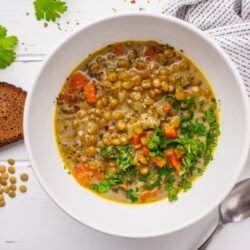 Sopa de lentilha com curry