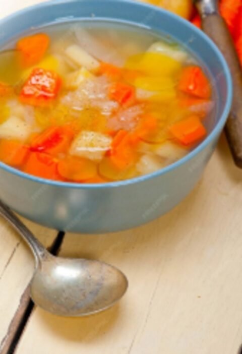 Sopa de Legumes com Batata, cenoura e chuchu