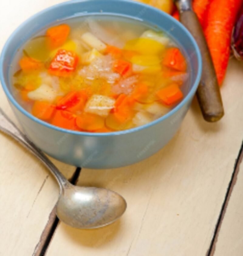 Sopa de Legumes com Batata, cenoura e chuchu